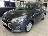 Neu Mitsubishi Space Star Plus 71 PS (52 kW) 2025 Grau Limousine