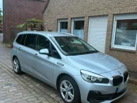 Gebraucht BMW 218 150 PS (110 kW) 2018 Silber Van / Kleinbus