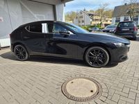 Neu Mazda 3 Nagisa 140 PS (102 kW) 2026 Schwarz Limousine