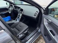 Gebraucht Volvo XC60 Momentum 190 PS (139 kW) 2016 Silber SUV