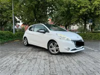 Gebraucht Peugeot 208 95 PS (69 kW) 2012 Weiß Kleinwagen
