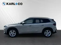 Neu BMW iX1 Sport Line 150 kW (204 PS) 2026 Dune grey metallic (grau) SUV
