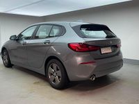 Gebraucht BMW 118 Advantage 135 PS (99 kW) 2022 Skyscraper grau metallic Kleinwagen