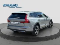 Gebraucht Volvo V60 CC Plus 197 PS (144 kW) 2024 Grau Kombi