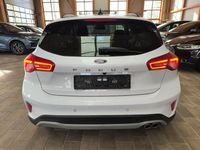 Second-hand Ford Focus Active 182 CP (133 kW) 2019 Alb Berlinǎ