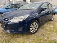 Gebraucht Ford Focus Ambiente 101 PS (74 kW) 2014 Blau Limousine