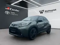 Gebraucht Toyota Aygo X x-style 72 PS (52 kW) 2023 Cardamon green metallic/ night sky black SUV
