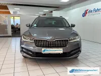 Gebraucht Skoda Superb Ambition 150 PS (110 kW) 2023 Grau Kombi