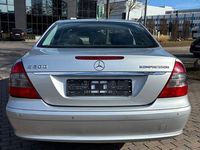 Gebraucht Mercedes E200 184 PS (135 kW) 2008 Grau Limousine
