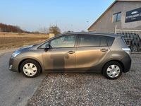 Gebraucht Toyota Verso 111 PS (81 kW) 2017 Grau Van / Kleinbus