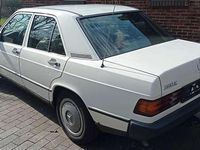 Gebraucht Mercedes 190 118 PS (86 kW) 1985 Weiß Limousine