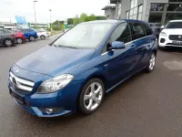 Gebraucht Mercedes B180 122 PS (89 kW) 2012 Blau Van / Kleinbus
