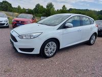 Gebraucht Ford Focus Trend 101 PS (74 kW) 2015 Weiß Limousine