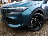 Neu Alfa Romeo GT Junior Edizione Speciale 145 PS (106 kW) 2025 Blu navigli metallic blu navigli metallic SUV