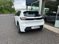 Gebraucht Peugeot e-208 Active 100 kW (136 PS) 2021 Schneeweiss Kleinwagen