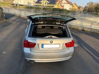 Gebraucht BMW 320 Comfort Edition 177 PS (130 kW) 2009 Silber Kombi