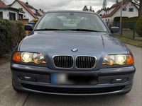 Używany BMW 320 170 KM (125 kW) 2001 Niebieski Sedan/Limuzyna