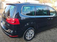 Second-hand VW Sharan 140 CP (102 kW) 2012 Negru Monovolum