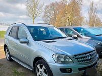 Gebraucht Mercedes ML320 224 PS (164 kW) 2008 Silber SUV