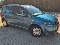 Gebraucht VW Touran Cup 105 PS (77 kW) 2014 Blau Van / Kleinbus