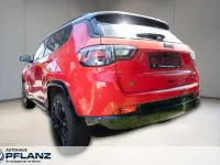Gebraucht Jeep Compass 131 PS (96 kW) 2024 Rot SUV