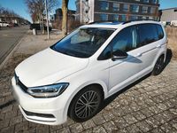 Gebraucht VW Touran Highline 150 PS (110 kW) 2019 Weiß Van / Kleinbus