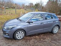 Gebraucht Hyundai i20 Active 84 PS (61 kW) 2019 Grau Kleinwagen
