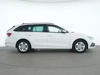 Gebraucht Skoda Octavia Ambition 150 PS (110 kW) 2023 Candy weiss Limousine