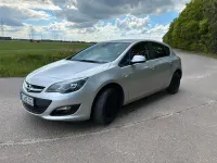 Gebraucht Opel Astra Edition 120 PS (88 kW) 2015 Silber Limousine