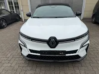 Używany Renault Megane E-Tech Techno 160 kW (218 KM) 2023 Biały Sedan/Limuzyna