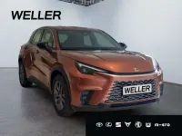 Neu Lexus LBX 136 PS (100 kW) 2026 Kupferrot SUV