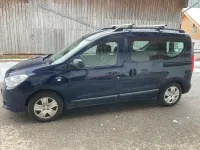 Używany Dacia Dokker 90 KM (66 kW) 2017 Niebieski Minivan
