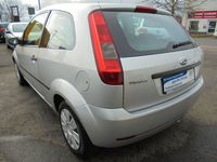 Gebraucht Ford Fiesta Trend 69 PS (50 kW) 2003 Silber Kleinwagen
