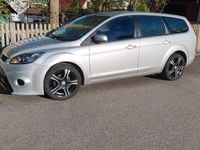 Gebraucht Ford Focus Viva 109 PS (80 kW) 2011 Silber Limousine