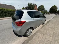 Gebraucht Opel Meriva 101 PS (74 kW) 2011 Silber Van / Kleinbus