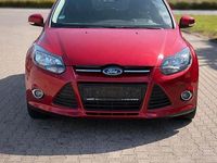 Gebraucht Ford Focus Titanium 125 PS (91 kW) 2014 Rot Kombi