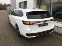 Gebraucht VW Passat R-line 150 PS (110 kW) 2025 Pure white Kombi