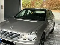 Gebraucht Mercedes C200 Classic 122 PS (89 kW) 2004 Schwarz Limousine