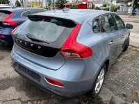 Gebraucht Volvo V40 Kinetic 152 PS (111 kW) 2017 Blau Limousine