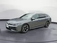 Gebraucht VW Passat R-line 150 PS (110 kW) 2025 Grau Kombi