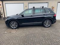 Gebraucht VW Tiguan Sound 150 PS (110 kW) 2018 Deep black perleffekt SUV