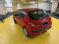 Gebraucht Peugeot 206+ 75 PS (55 kW) 2009 Rot Kleinwagen