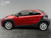 Gebraucht Toyota Aygo X Comfort 72 PS (52 kW) 2022 Chili red perleffekt/ night sky black SUV