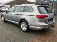Gebraucht VW Passat Elegance 200 PS (147 kW) 2024 Silber Kombi