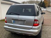 Gebraucht Mercedes ML500 292 PS (214 kW) 2005 Silber SUV