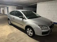 Usado Ford Focus 85 CV (62 kW) 2005 Gris Utilitario