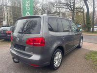 Gebraucht VW Touran S 105 PS (77 kW) 2013 Grau Van / Kleinbus