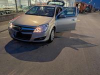 Gebraucht Opel Astra 115 PS (84 kW) 2010 Beige Limousine