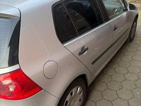 Gebraucht VW Golf V 105 PS (77 kW) 2004 Silber Kleinwagen