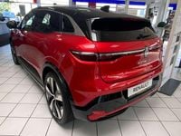 Gebraucht Renault Megane E-Tech Techno 160 kW (218 PS) 2022 Rot + schwarz Limousine